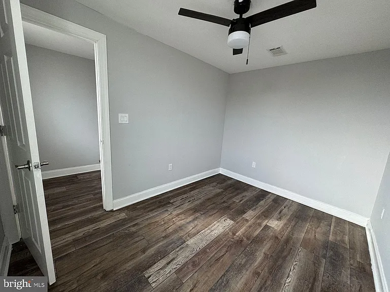 610 E 9th St #2 — Photo 3
