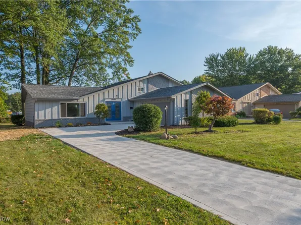26888 Driscoll Ln, North Olmsted, OH 44070