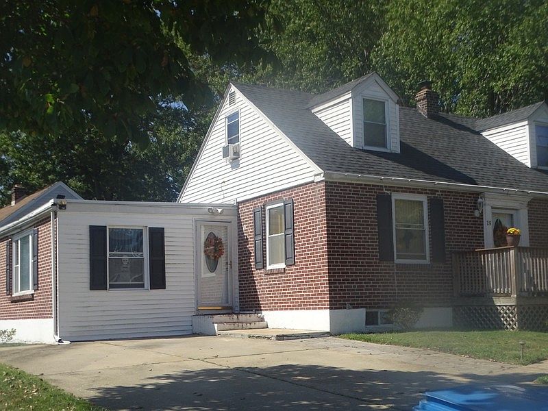 2nd image of 26 Winding Ln