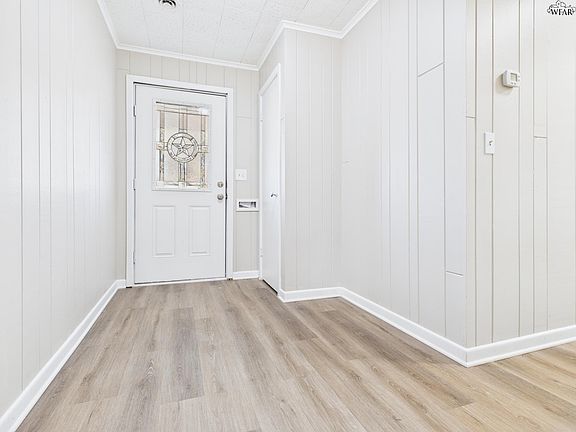 3rd image of 3011 Gordon St