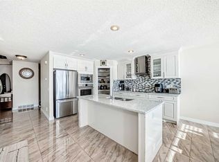 41 N Covette Bay NE, Calgary, AB T3K4S9