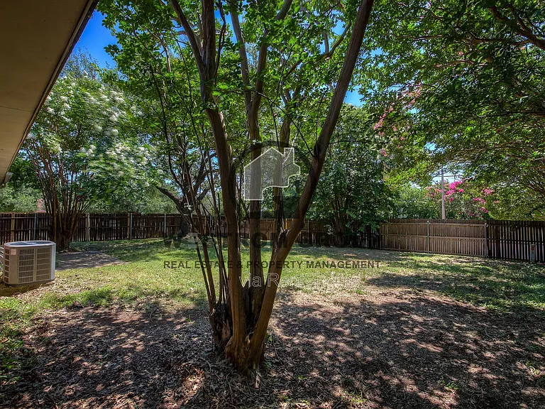 7801 Summerglen Rd — Photo 39
