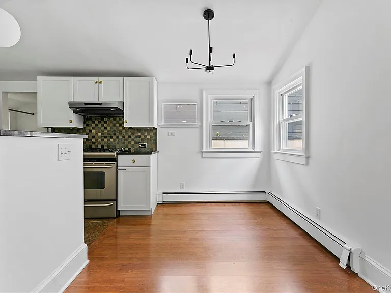 392 Main St — Photo 12