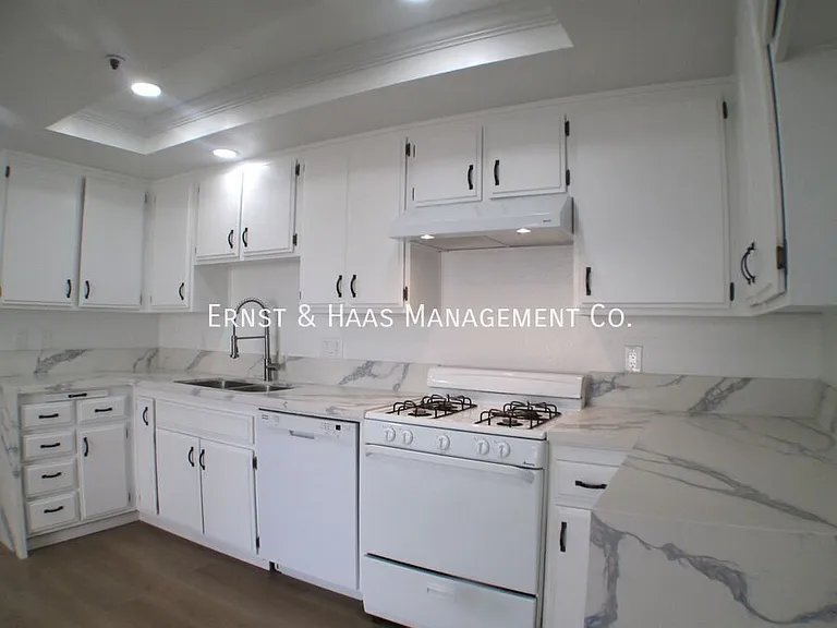 8621 1/2 Cedar St — Photo 7