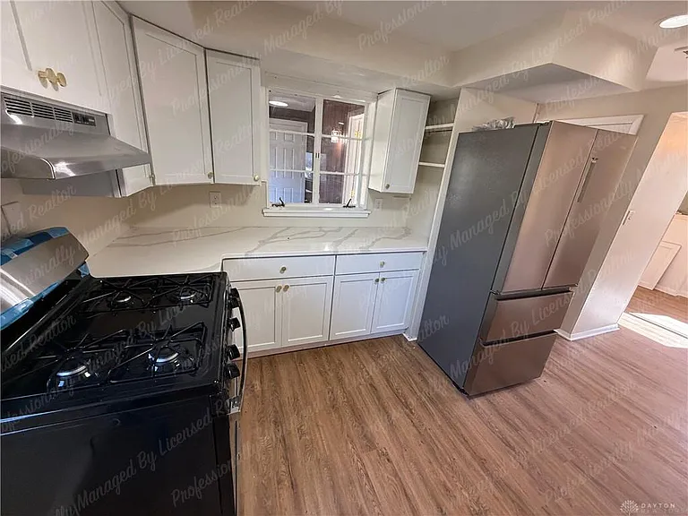 675 Wright St — Photo 11