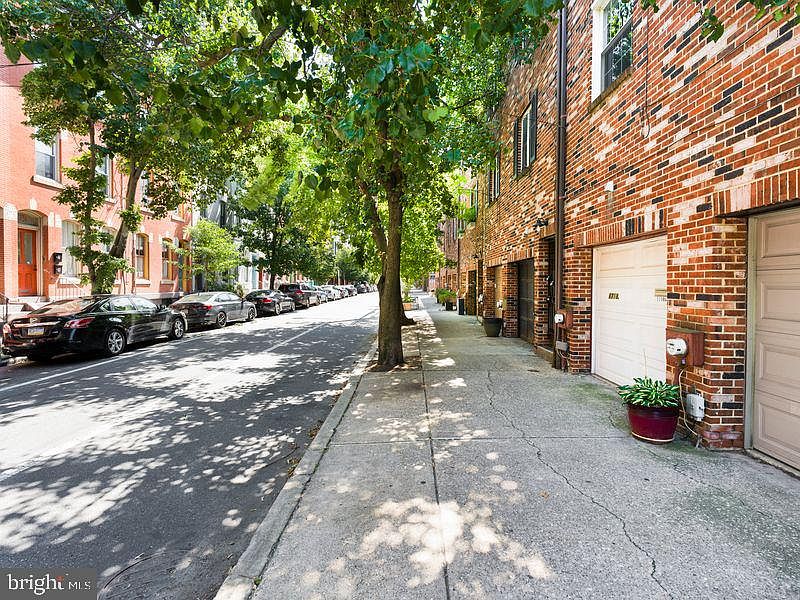 1st image of 1718 Bainbridge St #A