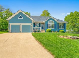 802 Courtland Ct, Belton, MO 64012