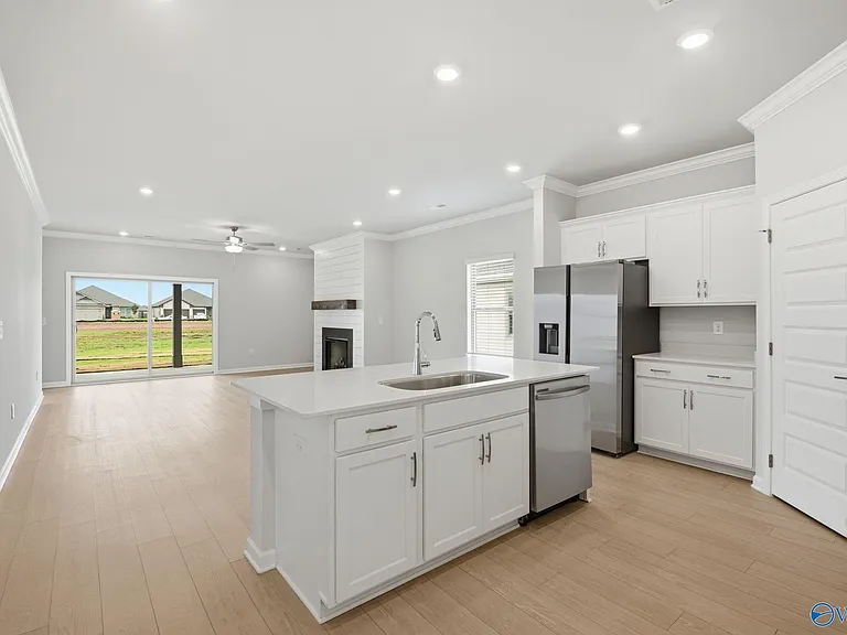 304 Allene Way — Photo 4