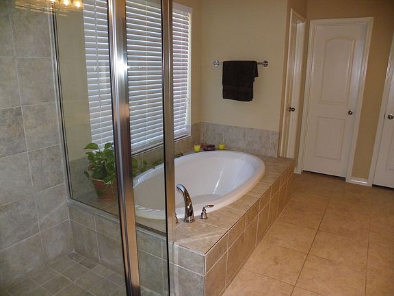 5th image of 2807 San Eduardo