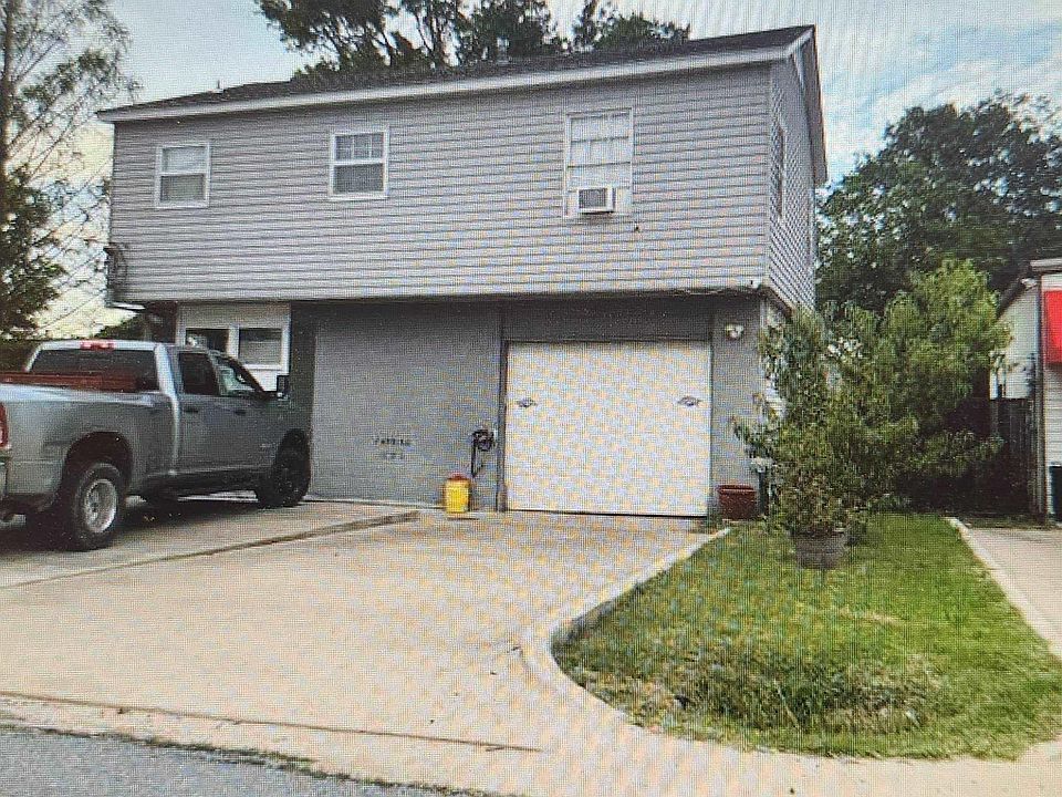 1st image of 909 W 34th St N