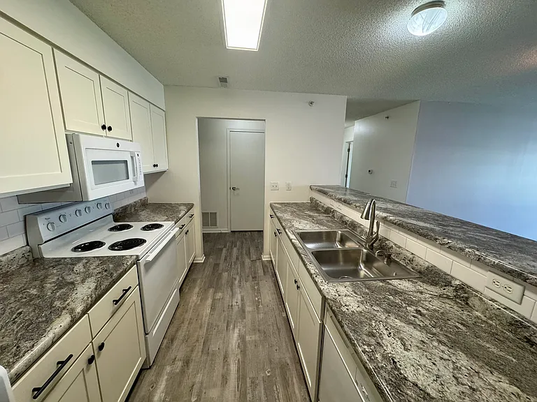 245 Beaver Kreek Ctr #5 — Photo 7