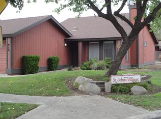 918 E Oakridge Ave, Visalia, CA