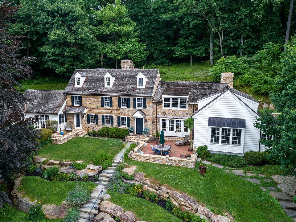 Welcome to 63 Walnut Bank Rd