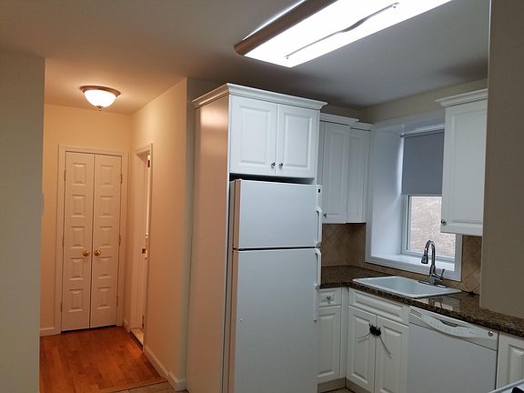 3rd image of 139 Palisade St