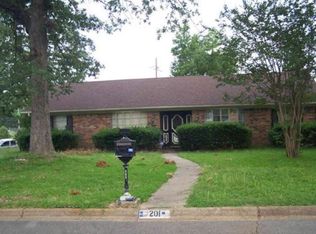 201 Melany Ln, Longview, TX 75605