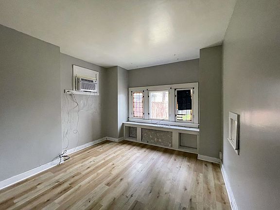 4th image of 7540 Calumet St #1