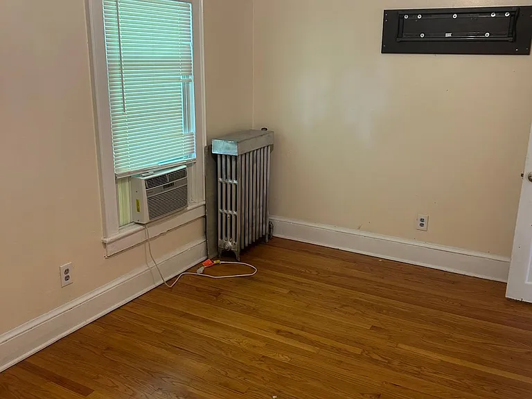 1455 Farmington Ave #2 — Photo 16