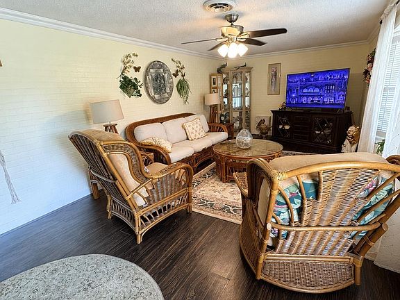 2nd image of 135 Pat Ashmore Ln