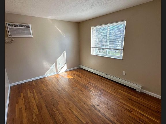 4th image of 2301 Salvador St #9