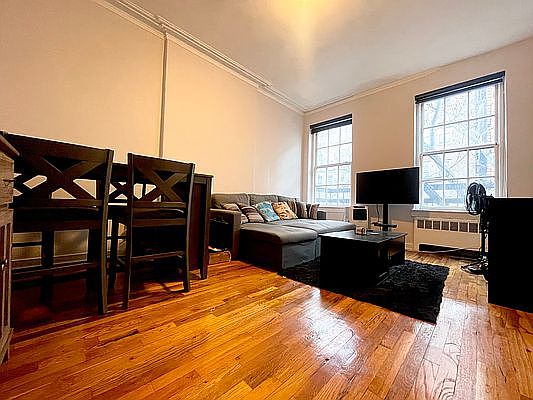 1st image of 403 W 44th St APT 3A