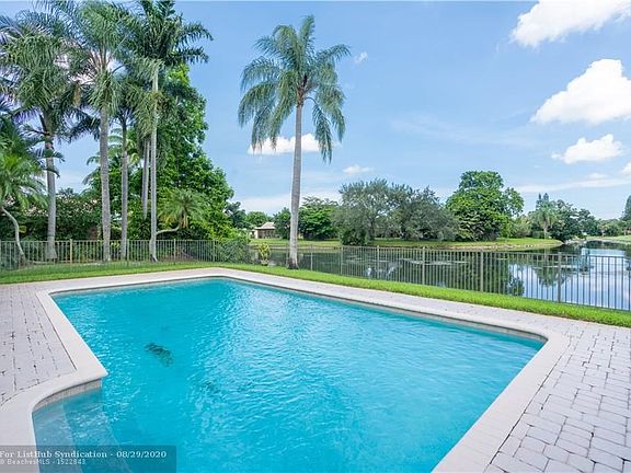 3rd image of 11208 NW 10th Pl