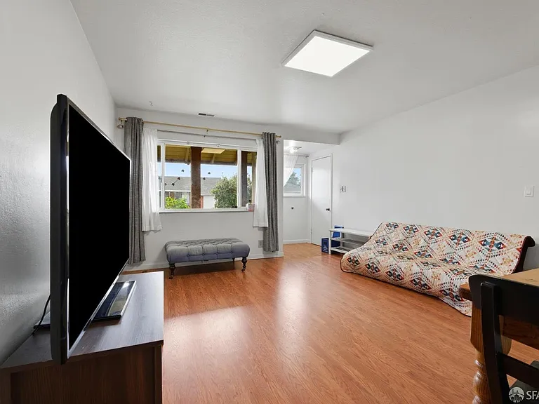 3421 Roosevelt Ave — Photo 3
