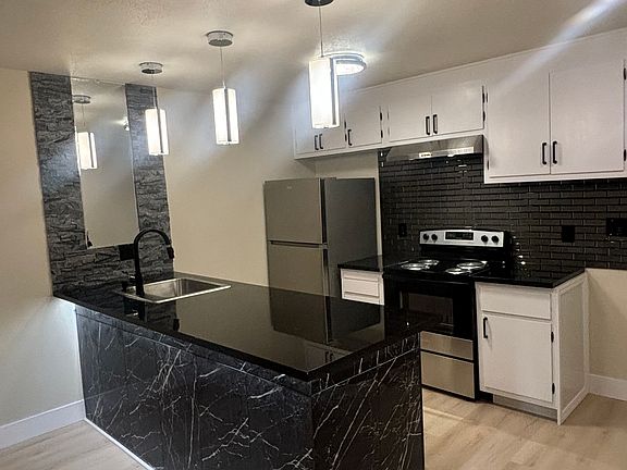 5th image of 25 Lewis Ave #6