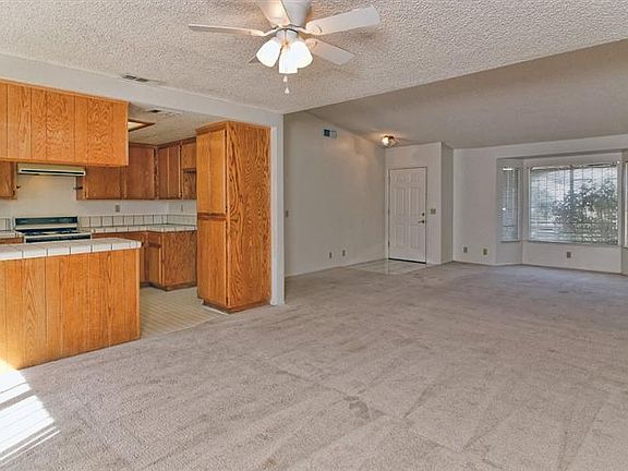 5th image of 13848 Woodbine Dr