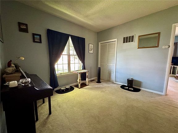 5th image of 3309 Prairie Ave