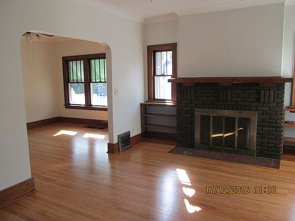 4th image of 2621 Carey Ave
