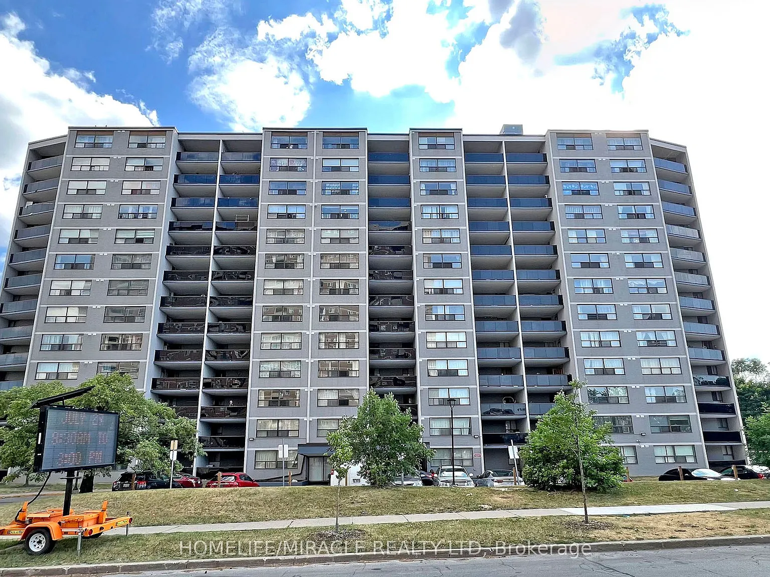 3 bed, $3,000 — Photo 2