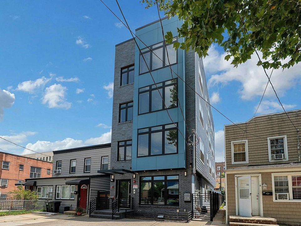1st image of 76 Corbin Ave Floor 1