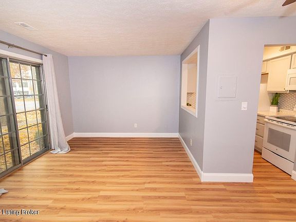 5th image of 213 Fairfax Ave APT 3