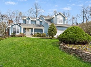 28 Gatehouse Rd, Bedminster, NJ 07921