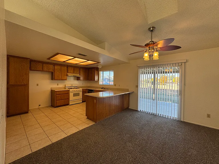 13718 Nassau Dr — Photo 7