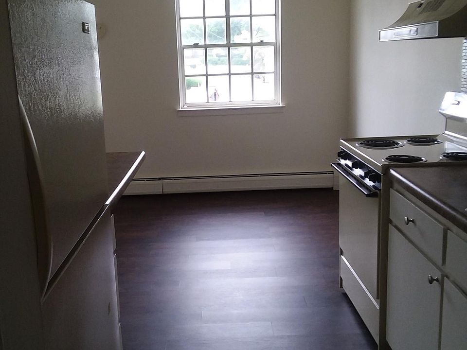 1st image of 48 Cromwell Ter APT 6