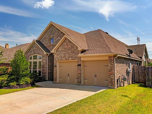3rd image of 557 Kirkham Ln