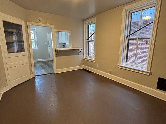 3rd image of 515 E 8th St