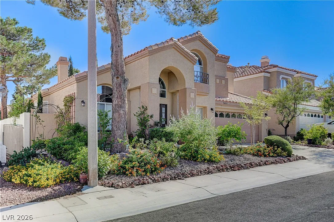3 bed, 3.0 bath, 2260 sqft, $2,800 — Photo 3