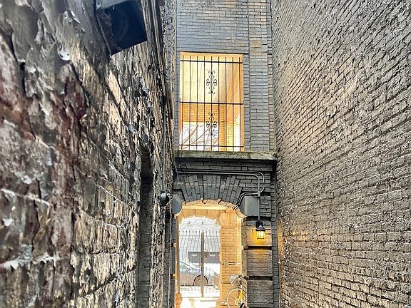3rd image of 1234 N Dearborn Pkwy #1F