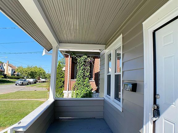 4th image of 3518 Daytona Ave