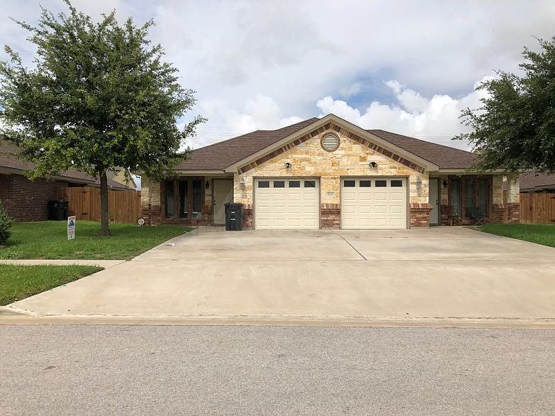 1st image of 4811 Autumn Valley Dr