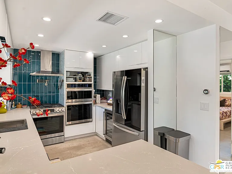 1405 E Tachevah Dr — Photo 11