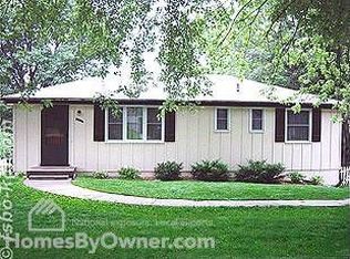 6836 N Hickory St, Kansas City, MO 64118