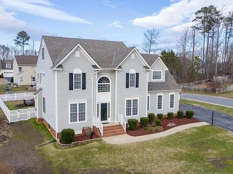 14836 Shorewood Ct — Photo 3