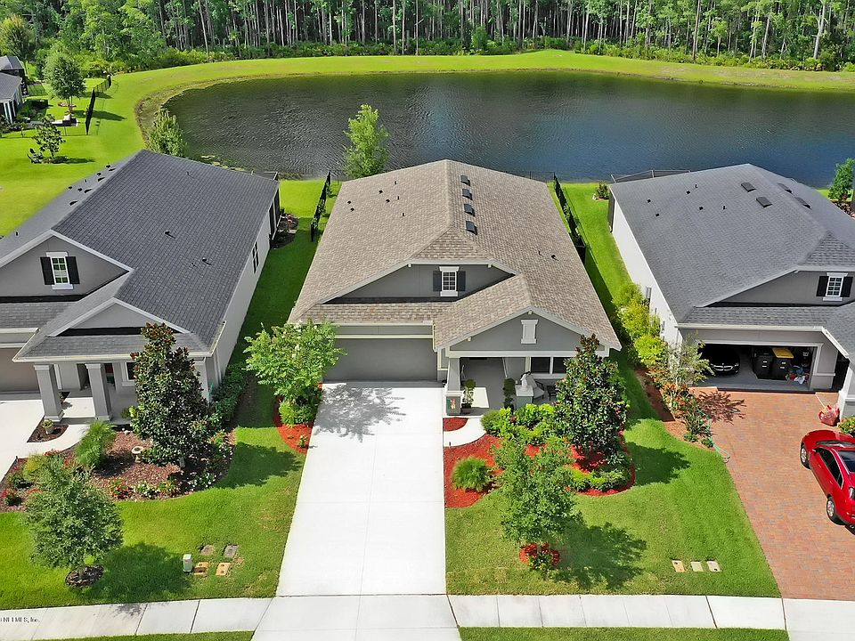 1st image of 194 Aspen Leaf Dr