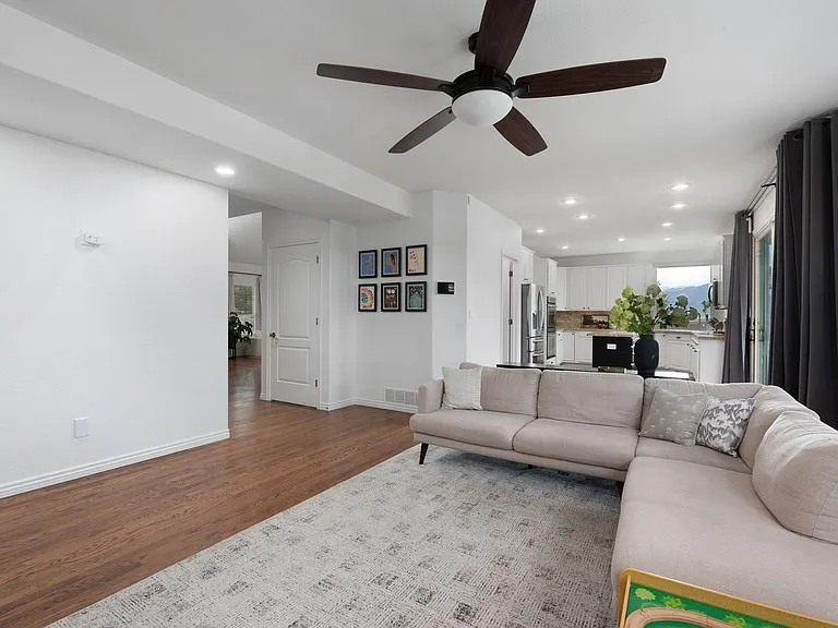 1411 Fieldwood Ct — Photo 13