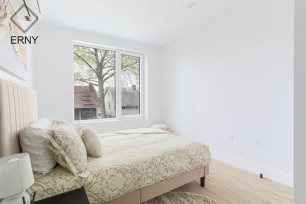 Rented by ERNY LLC | media 35