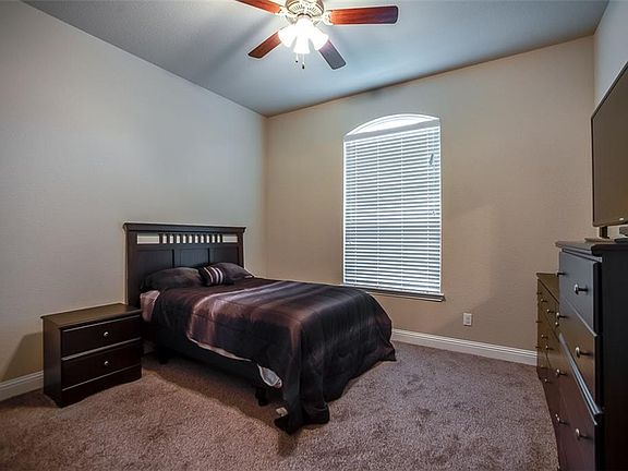 4th image of 4513 Sunflower Dr