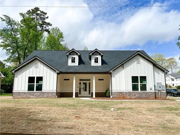 559 Pennybrook Ln, Stone Mountain, GA 30087